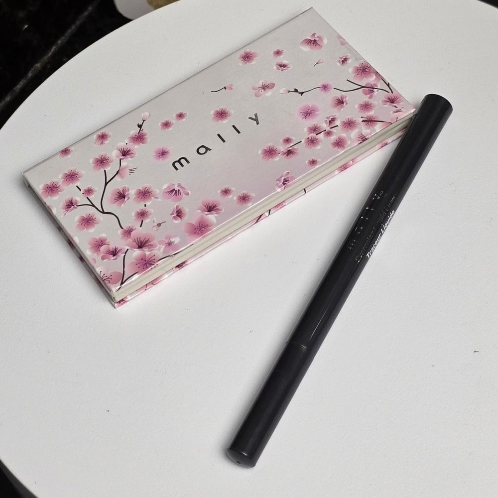 Mally Beauty Eye Shadow Frosted Taupe & Evercolor Liquid Liner Stormy Set